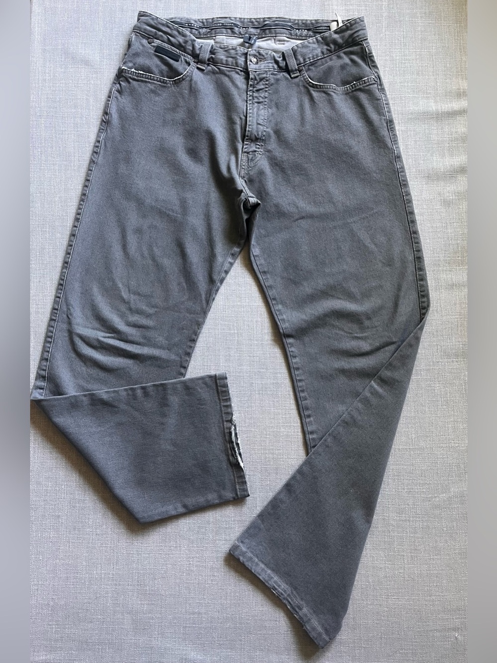 Ermenegildo Zegna Men's Soft Gray Straight Leg Jeans - 36